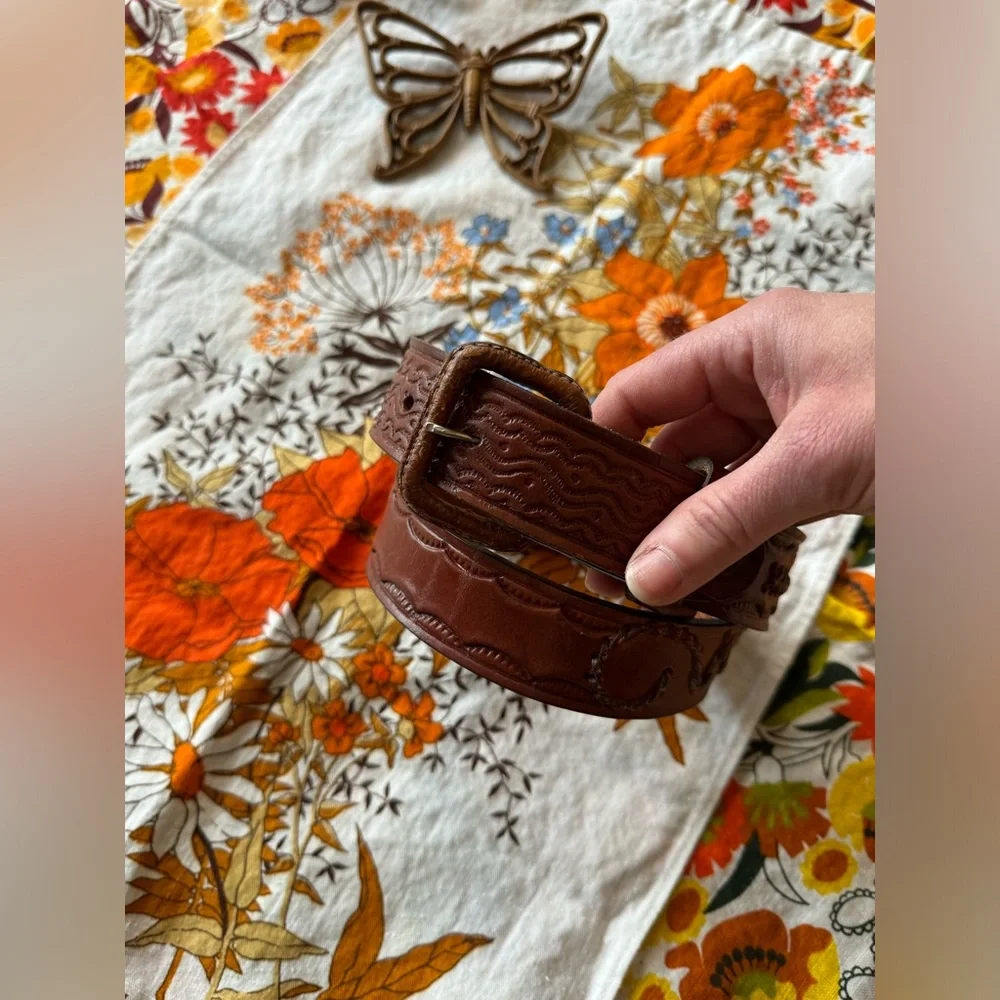 Vintage Floral Embossed & Stitched Brown Leather Belt Made In Mexico Size 34